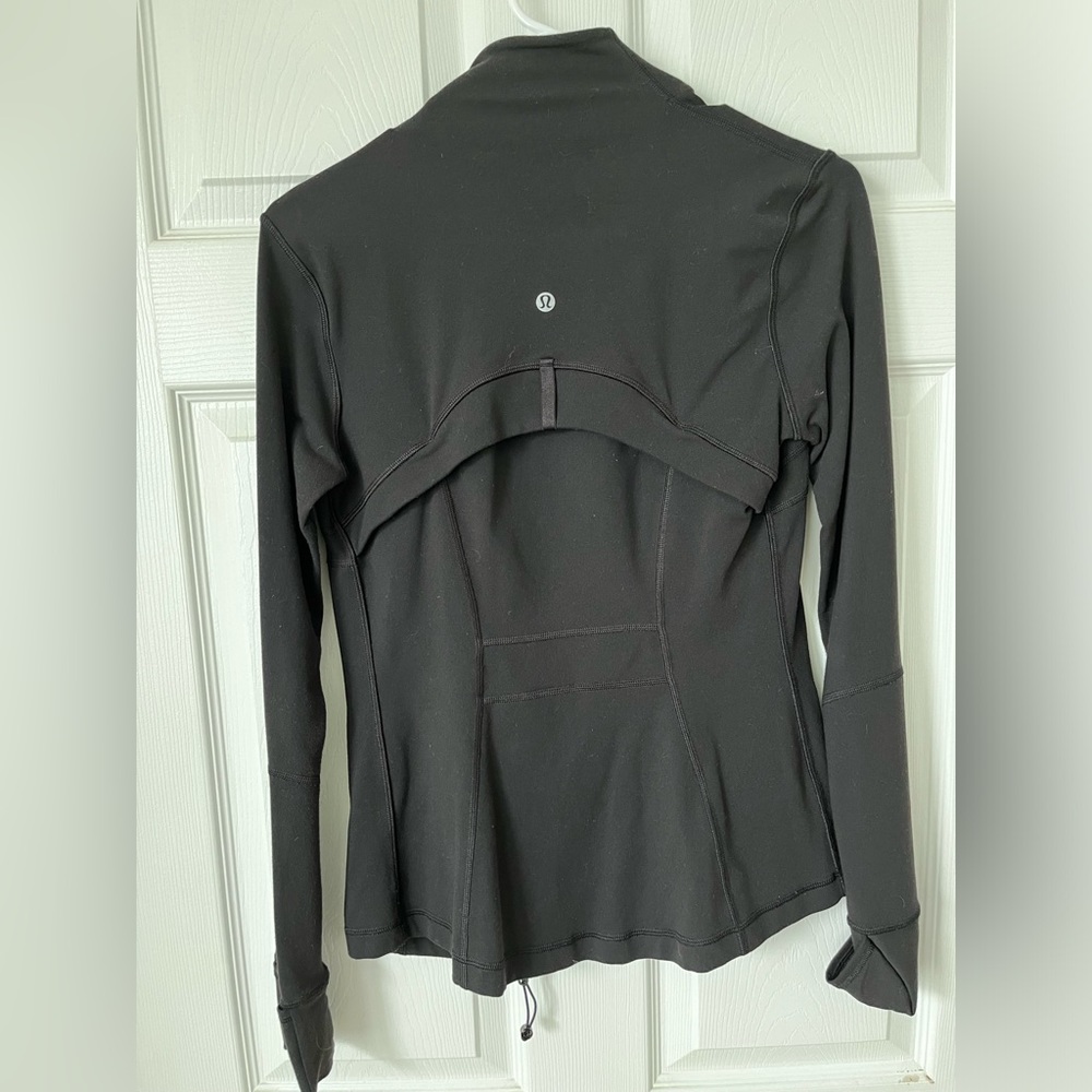 LNWOT, Lululemon jacket, Black, size 4. Worn 1 time